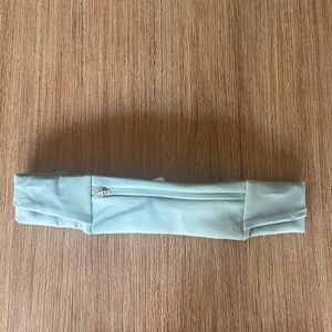 Lululemon run bag light blue